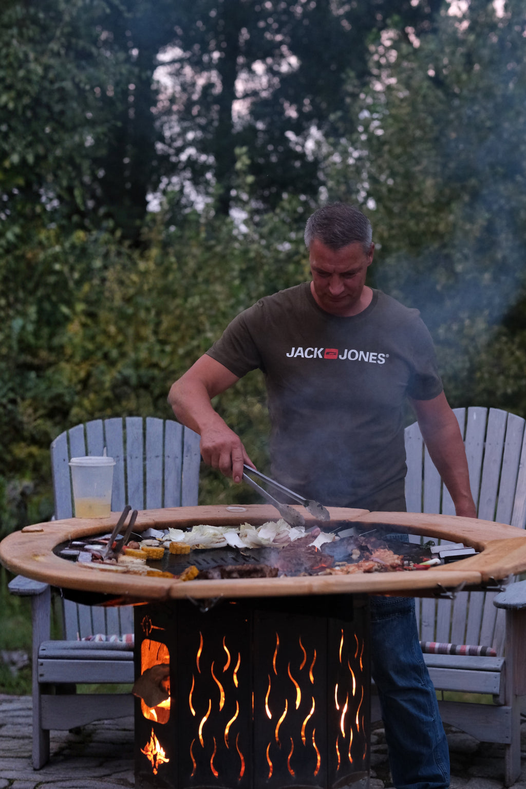 Grillen an der BBQ-Tonne XXL